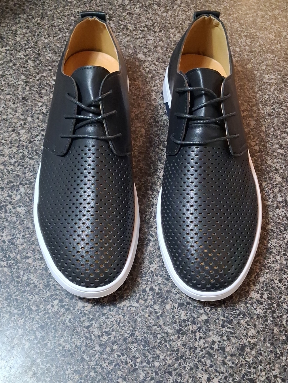Men's Black Perforated Casual Lace-Up Shoes Size 10.5